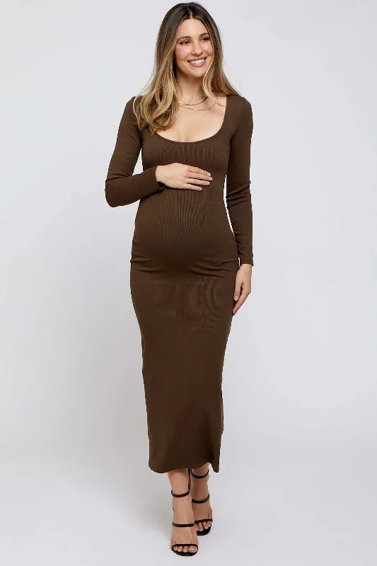 Stylish Women's Attire Brown Ribbed Scoop Neck Maternity Midi Dress