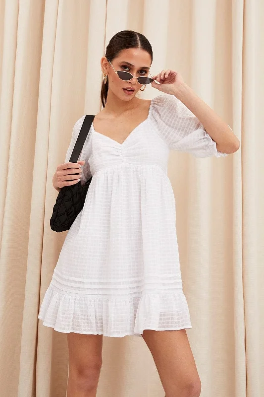 Stylish Women's Attire White Fit And Flare Dress Short Sleeve Sweetheart Neck