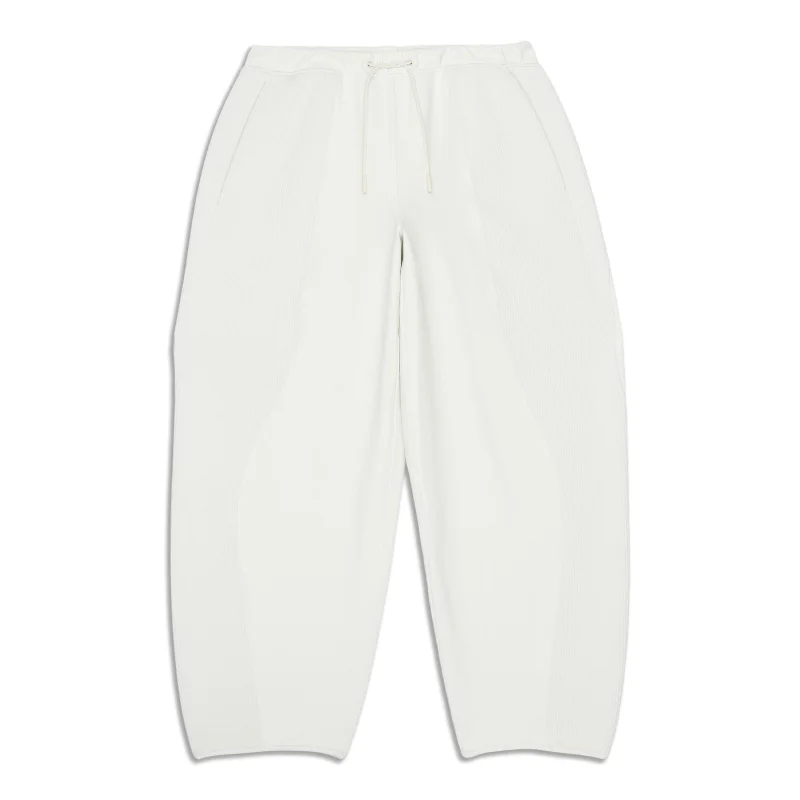 Clothing Brands Mixed Fabric Relaxed-Fit Tapered High-Rise Pant - Resale