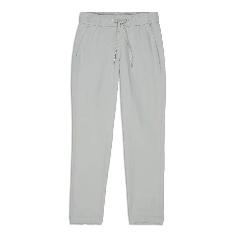 Fashion-forward Women's Wear On The Fly Pant - Resale