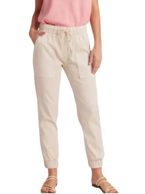 Women's Stylish Outerwear Pocket Jogger In Cliffside